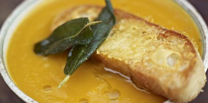 Retter fra græskar: Græskar suppe c ostecroutons