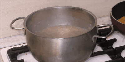 Sådan koger hvede grød på komfuret