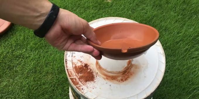 Sådan laver du en DIY springvand: håndter mellemstore og små tallerkener