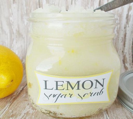 Hvordan man laver en nytår gave med deres egne hænder: Sukker scrub med duft af citron 
