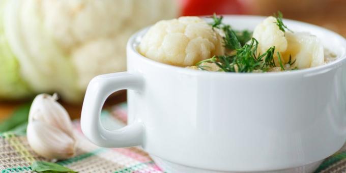 Kartoffel suppe med svampe Blomkål