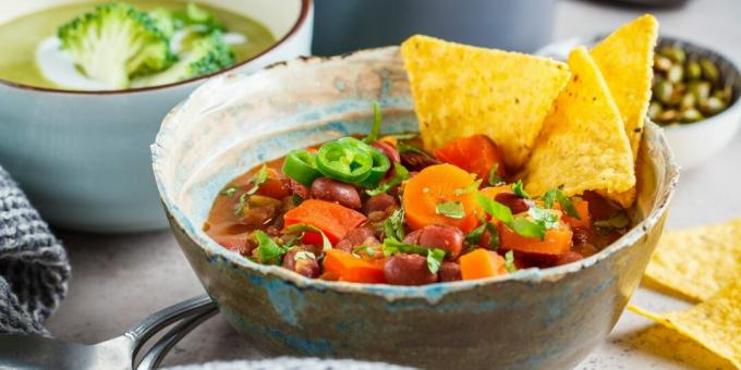 Minestrone med bønner i mexicansk stil