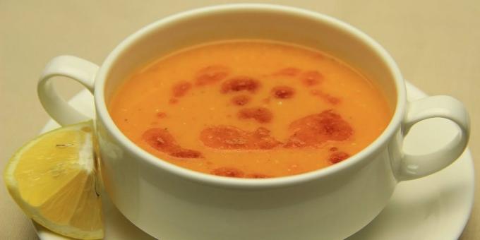 Suppe af linser og grøntsager