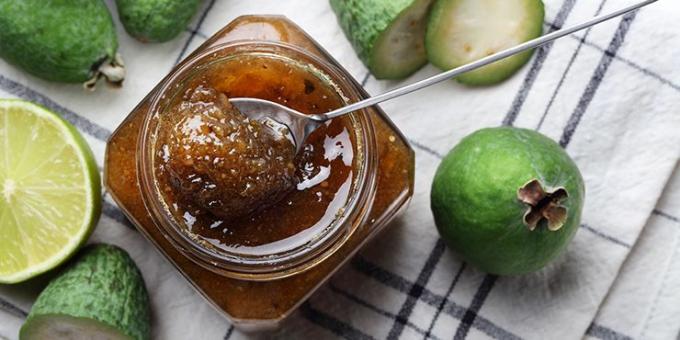 Feijoa marmelade med ingefær, citron og kardemomme: en simpel opskrift