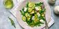 Salat med courgette, rucola, feta og citrondressing