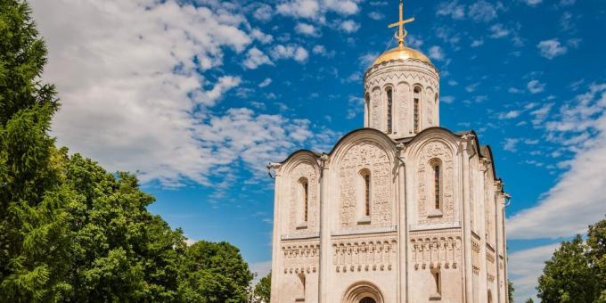 Hvilke seværdigheder i Vladimir at se: Dmitrievsky-katedralen