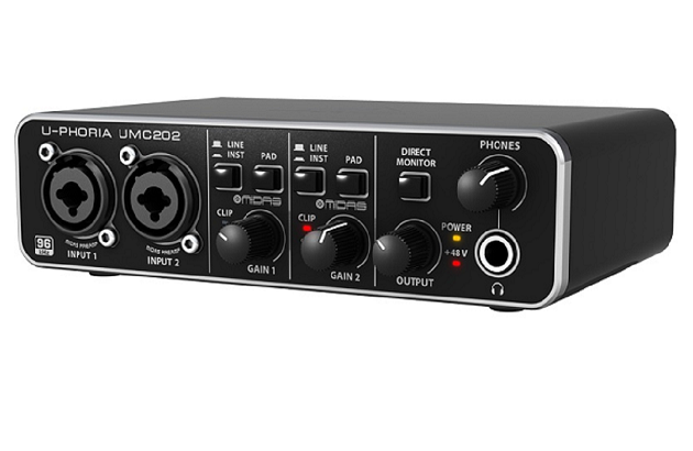 Home Recording Studio: Behringer U-Phoria UMC202 