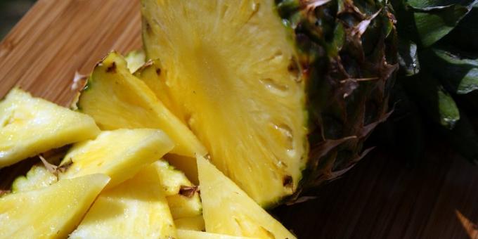 Nyttige frugter og bær ananas