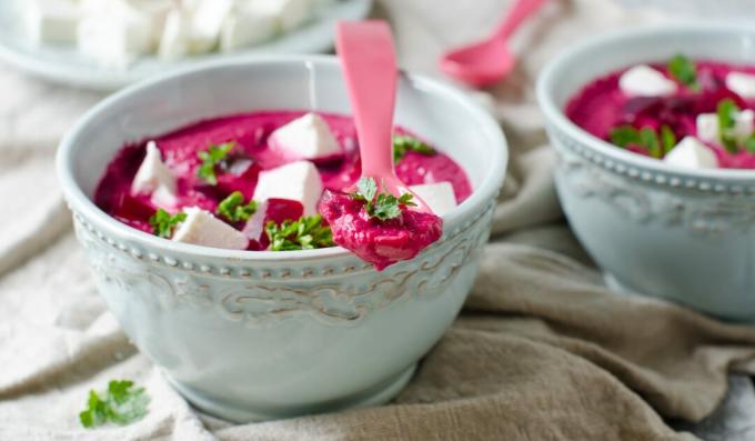 Rødbedsuppe med feta