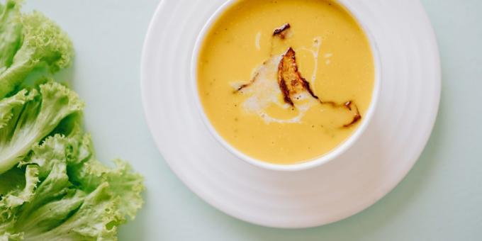 Opskrifter til Blender: Ost creme suppe med kylling