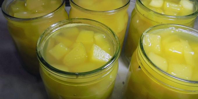 Squash til vinteren: zucchini med ananas saft