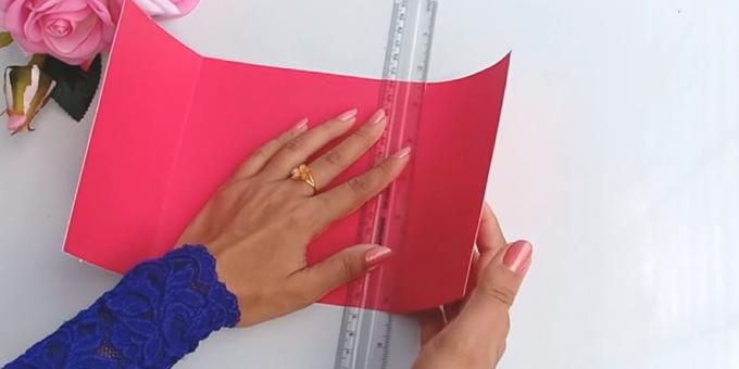 Fødselsdagskort med dine egne hænder: skåret fra lyserød bygning papir 30 x 15 cm detalje