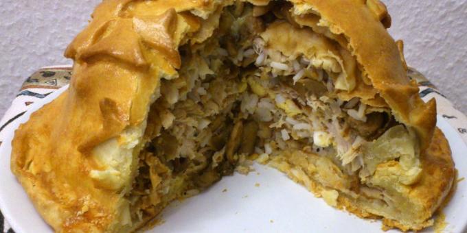 Opskrift: Kurnik fra usyrede dej pandekager, ris, svampe og ost