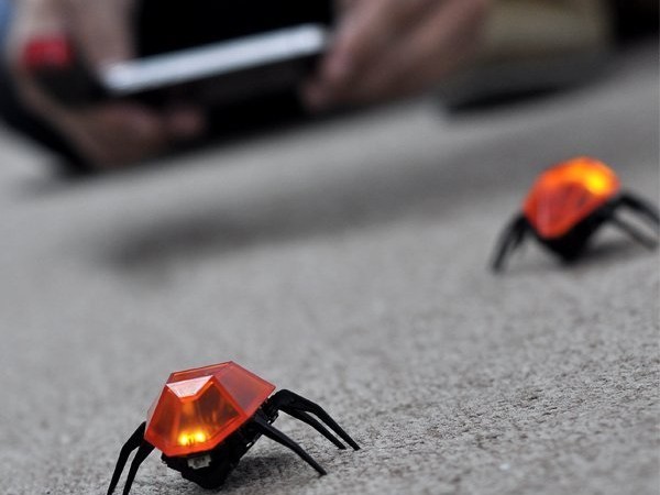 robot kakerlakker