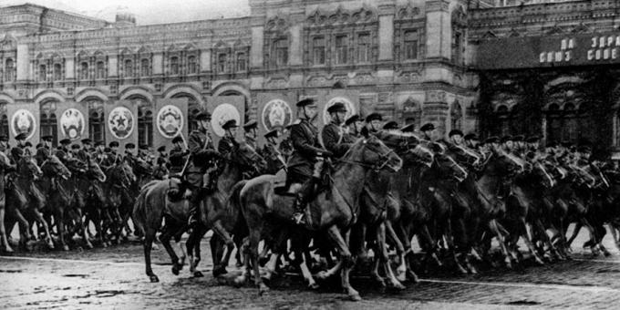 Sejrsparade på Den Røde Plads 24. juni 1945