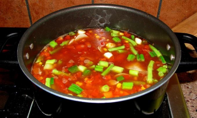 Tilsæt grøntsager til suppen