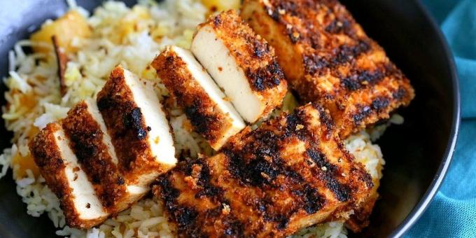 Hvad skal man lave mad udendørs, bortset fra kød: krydret tofu paneret grillet