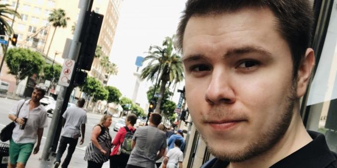 Chefredaktør Vadim DTF Yelistratov: selfie med Hollywood Boulevard