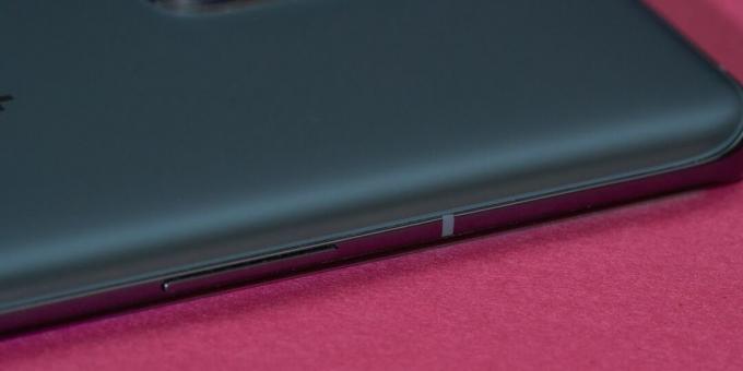 OnePlus 9 Pro: Rocker med dobbelt volumen i venstre side