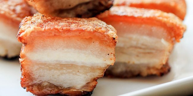 Svinekød i ovnen: svinekød med sprød salt skorpe i kinesisk