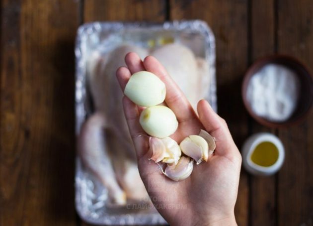 Citronovnekylling: Tilsæt grøntsager til kyllingen