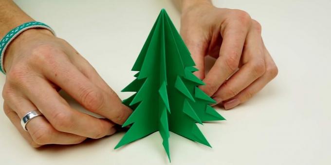 Sådan laver du et juletræ af papir med dine egne hænder