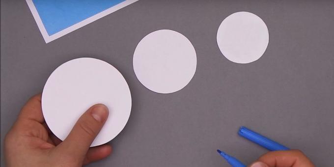hvordan man laver en julekort: Cut cirkler