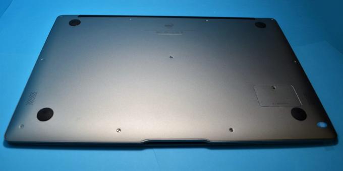 Chuwi LapBook Air. Bundfladen