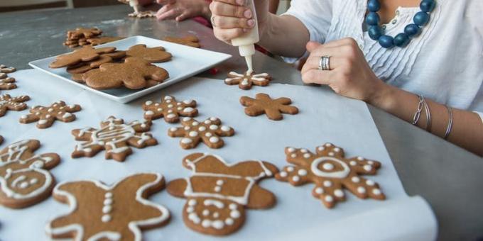 Hvordan til at dekorere julen cookies klassisk glasur