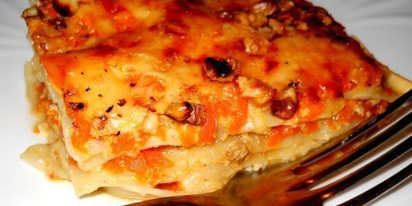 Lasagne opskrift med græskar, ost og nødder