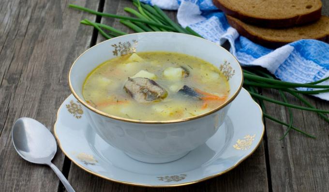 Hermetisk fiskesuppe med ris