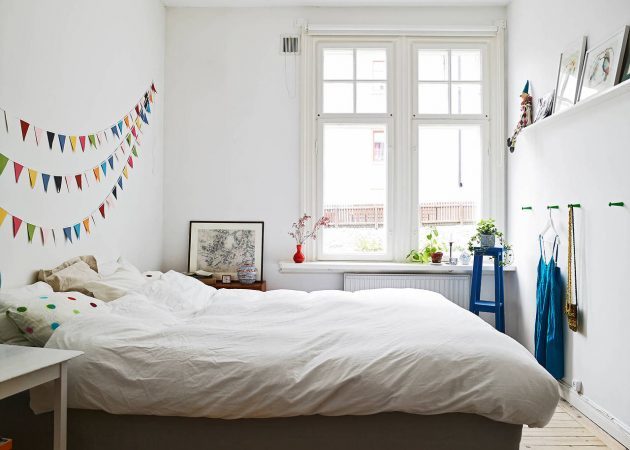 Lille soveværelse: krogene på væggen