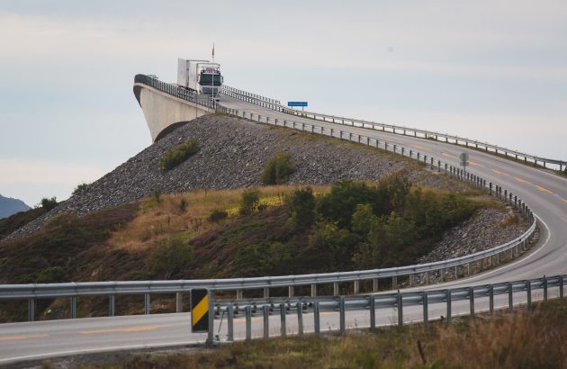 smukke broer: Storseisundet Bridge, Norge