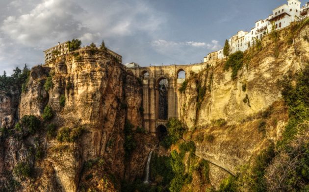 smukke broer: Puente Nuevo, Spanien